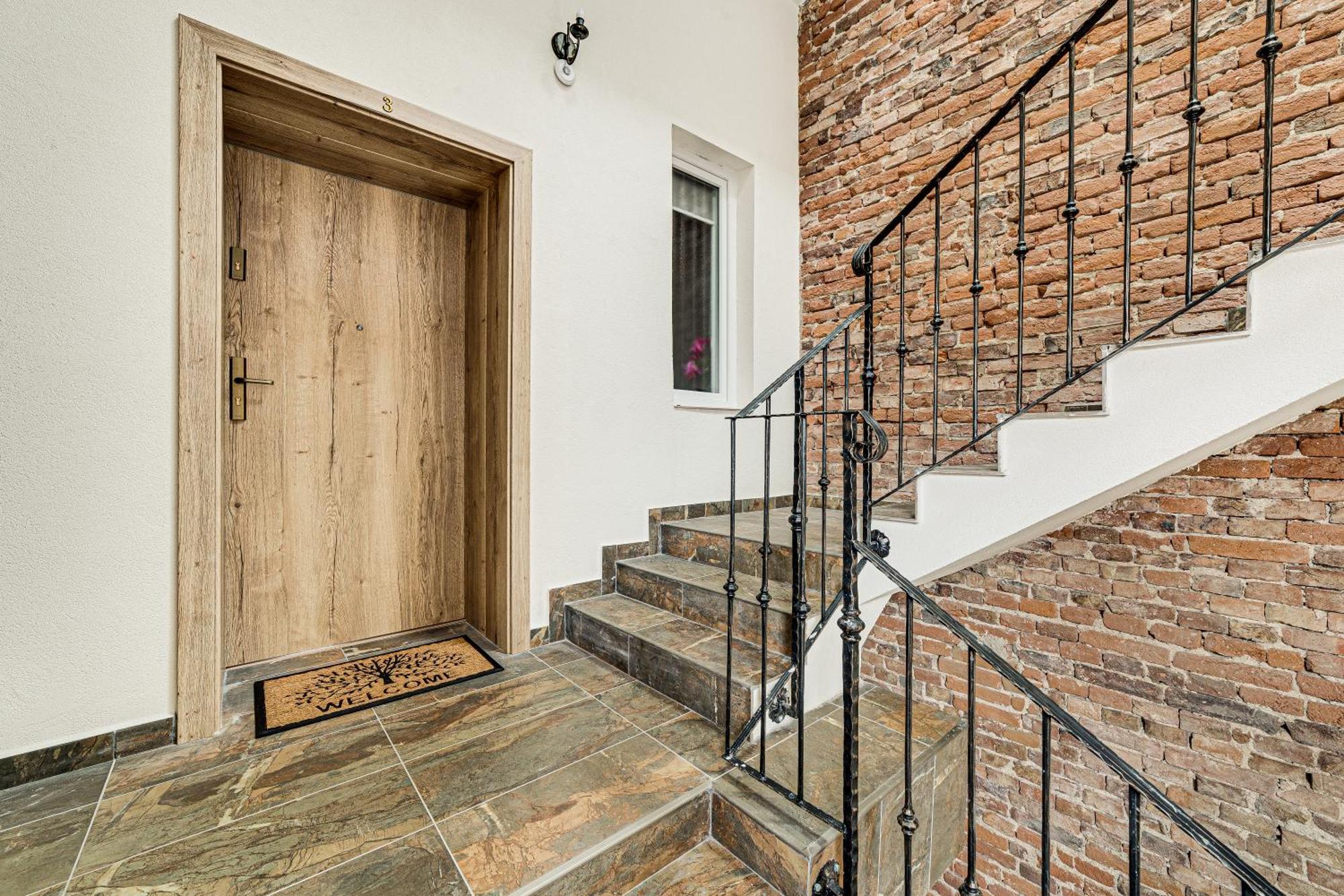 Ari Central Grand Apartments - Luxurious Stay Arad Exterior photo